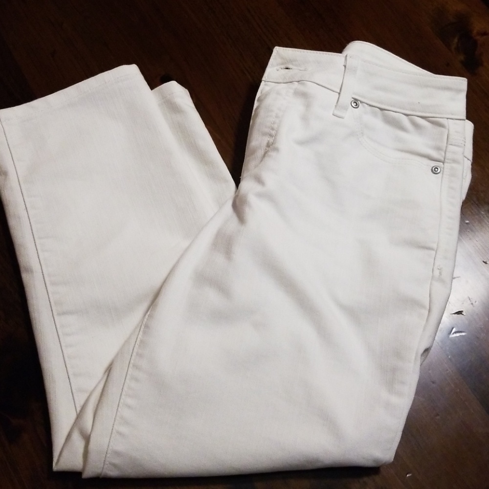 St. Johns bay white Capris, size 8